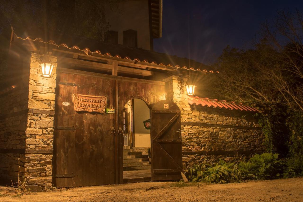 Комплекс Водопада Hotel Khrabrino Buitenkant foto